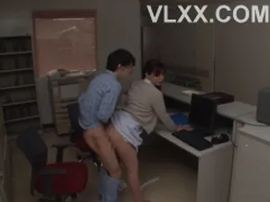 Bố ông chồng dâm dê cùng cô người tình của con trai thiếu thốn tình dục