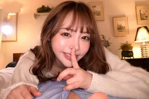 Con đĩ to lớn thủ dâm cho tôi