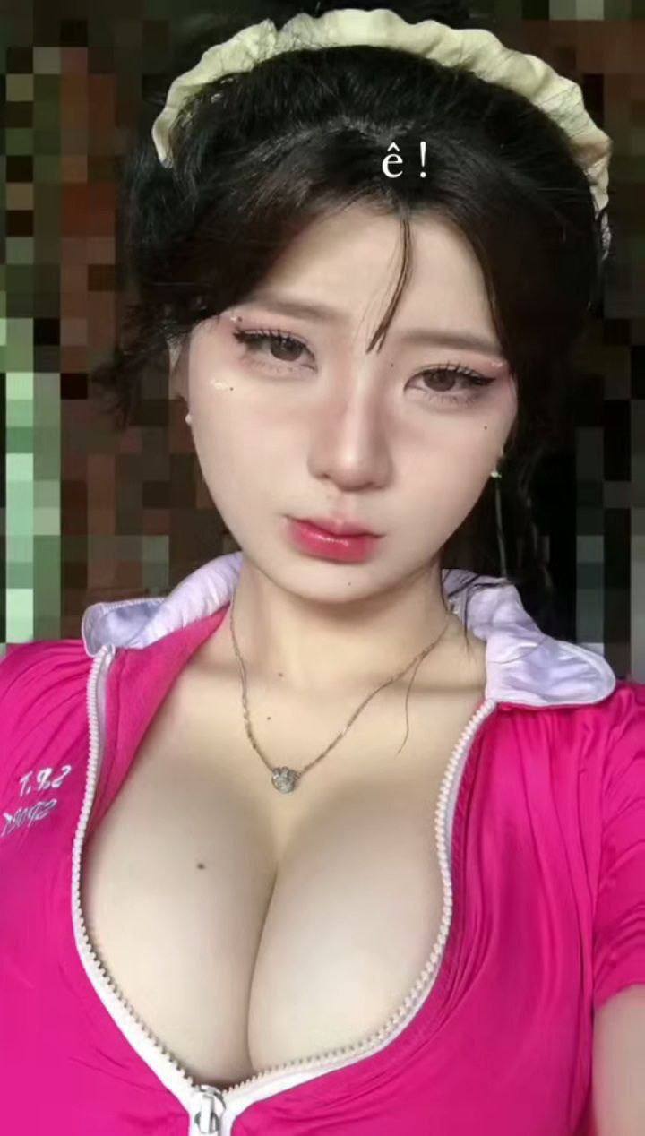 Lồn cháu múp quá cho chú mút một chút được không