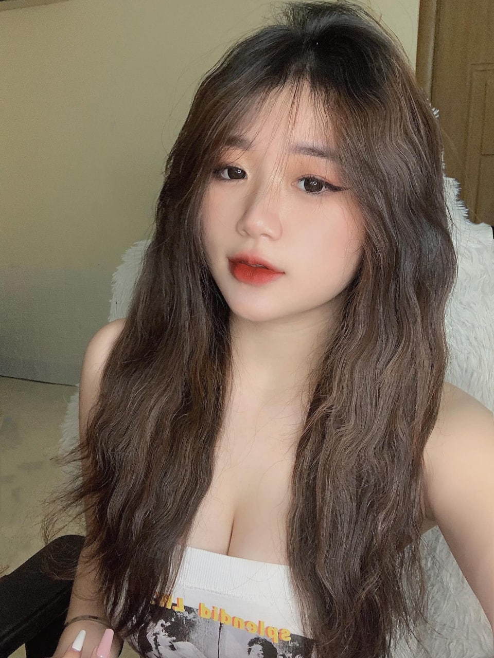 Ngỡ ngàng với cặp vú của những đứa em kế